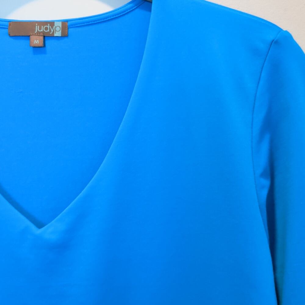 JudyP Women's Sz M Bright Blue Karen V Neck UPF 3/4 Sleeve Top Stretch Soft - Picture 2 of 5